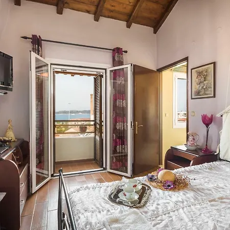 Fay's Sea View-corfu Town Apartment *